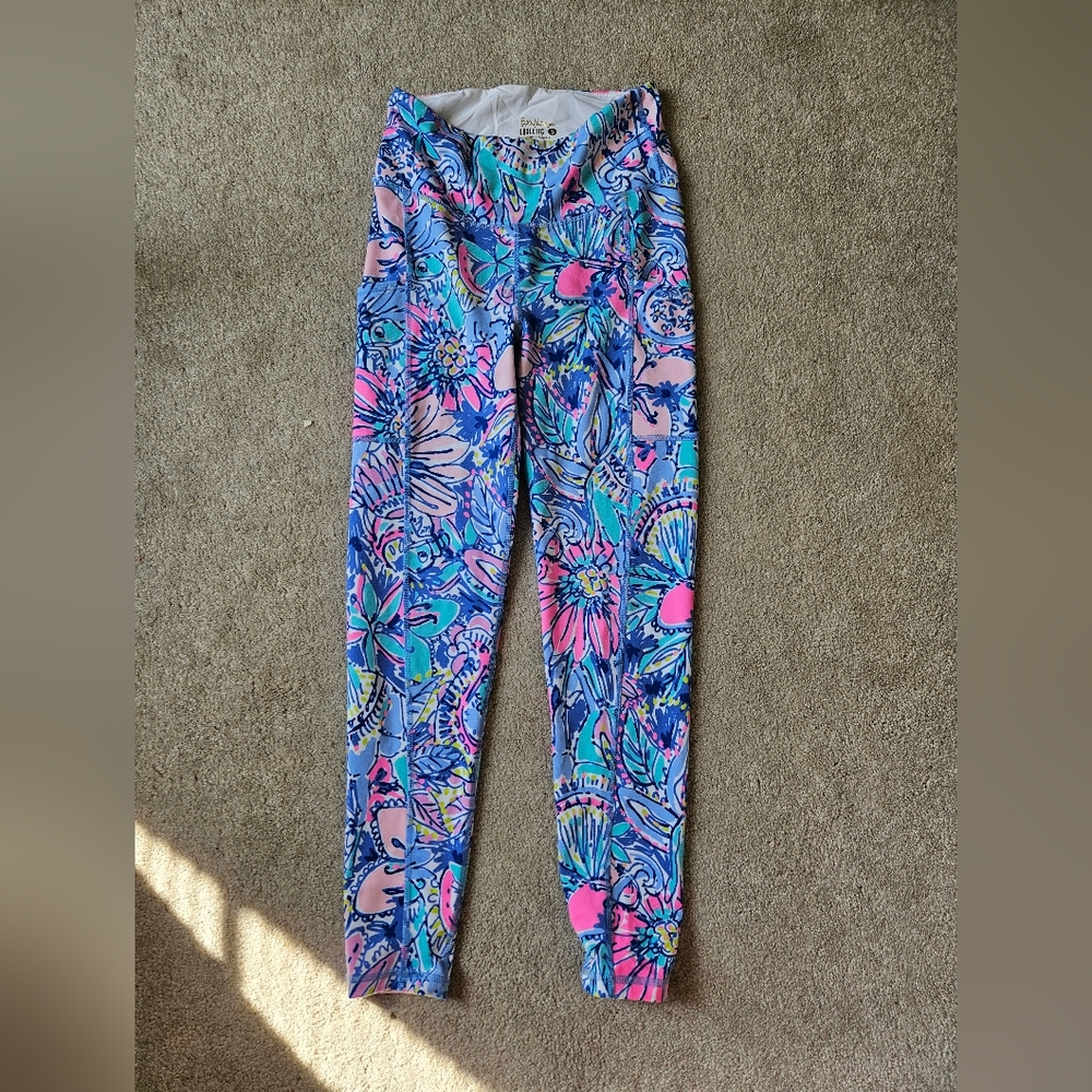 Lilly Pulitzer workout leggings with pockets